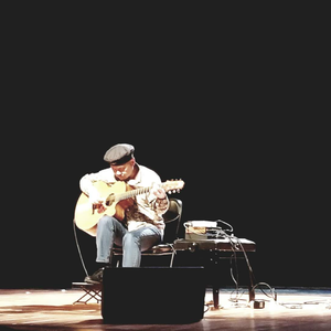 家庭摄像头夫妻当着孩子
