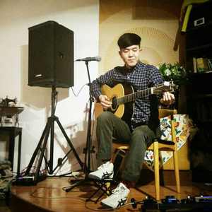 家庭摄像头夫妻当着孩子
